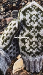 Arnøy Mittens by Jørgen Johnsen-Norwegian-Free