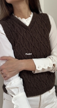 Knitonomy - Magdalena Parker - The Saco Vneck Vest