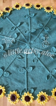 Little Artsy Aloe - Jonalie Zamora - Sunflower Bouquet Blanket