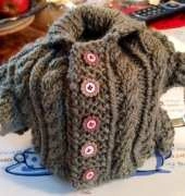 aran tea cosy/the dropped stitch