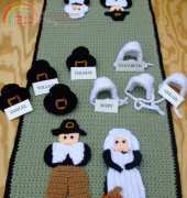 Crochet Village - Donna Harelik - Giving Thanks Pilgrim Table Set - English