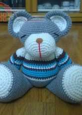 Grey bear amigurumi