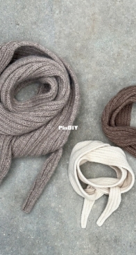Alex Scarf by Pernille Larsen - German