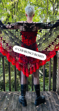 Viral Bloom Shawl - Chiaroscurosity on Etsy - Marcus Miller - English