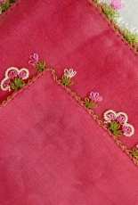 Scarf lace edge