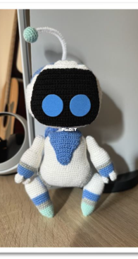 toy Astrobot - WOOLWOLF Crochet