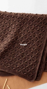 Yarnspirations - Lattice Lapghan - Free