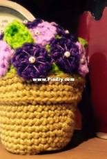 Crochet flower pot