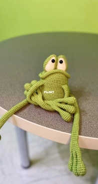 Crochet frog