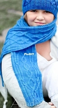 Merlia Scarf by Elena Nodel