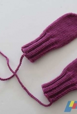 Very Simple Baby Mitts by Playing With Fibre-Free