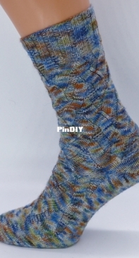 Wanda Wanderrippe Socken by Heike Häuptner-German-Free