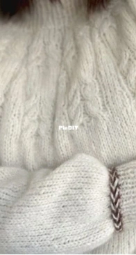 Hearth Sweater by Rhonda Yerxa - Hobbii - English, Danish, Dutch, Finnish, French, German, Italian, Norwegian, Polish, Spanish, Swedish - Free