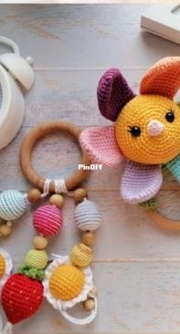 Vishnevaya Masterskaya - Valentina Vishnevskaya - Summer Mood rattle and teether set - Russian