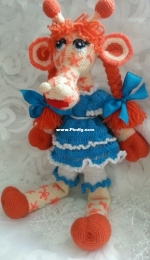 Giraffe in New Years outfit