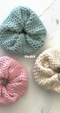 Hygge Crochet Co. - Elyse Eades - Hair Scrunchie