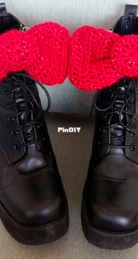 Twinkie Chan - Hello Kitty-style Red Bow Shoe Clips - Free