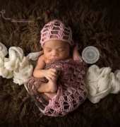 Amanda Hertz - Crochet it baby! - Baby Wrap and Hat Prop