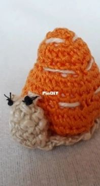 Amigurumi snail