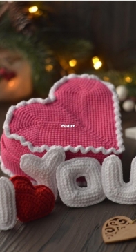 Vasilyeva toys - Anna Vasilyeva - Heart Shaped Box