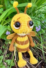B Crochet-tive - Brittany Weidenfeller - Bee Anka Honey the Queen Bee