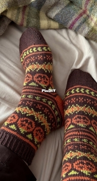 Jack O'Lantern Socks by Renarde Endormie - Russian