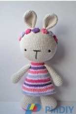 Es un Mundo Amigurumi - Sandra Droppelmann- Bunny wearing flower headband - Spanish - Free