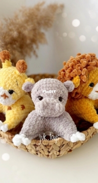 Patterns fly - Julia Zhuk - Wonderful legs Series Safari: Giraffe, Lion and Hippo