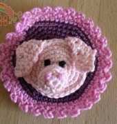 Babsies Hook - Barbara Saboth - Pig button - Translated