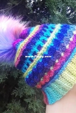 Colorful Love Made - Martina Šupová - Winter Rainbow Dream Hat - English and Slovak