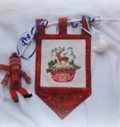 Les brodeuses parisiennes Cupcakes de Noel  (my work)