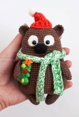 Juliia Pyha / Julia Piga - Bear with Christmas Tree - Russian - Free