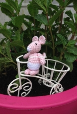 Yvonne Blanker - Mouse Cyclists - Dutch - Free