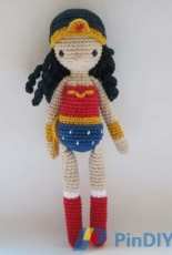 Amour Fou - Carla Mitrani - Wonder Woman - Spanish