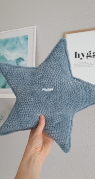 KleinesundfeinesCH - Pollux Star Pillow - English