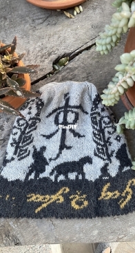 LOTR beanie by knittinglotta - English
