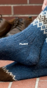 Border Sock - Mary Jane Mucklestone - Free