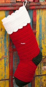 Yarnspirations -  Christmas Stocking - Free