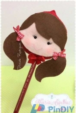 Little Red Riding Hood Pencil or Keyring, Chapeuzinho Vermelho  Ponteira de lapis ou Chaveiro by Daniele Rodrigues, Maria Agulha,  felt, portuguese