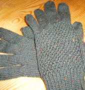 Irish Moss Gloves by Andrea Krüß-Anders