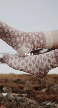 Springfling Socks by The Petite Knitter - English