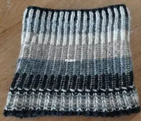 Phoenix Neck Warmer by Drops design