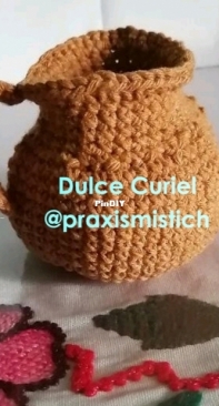 Praxismistich - Dulce Curiel - Mud pitcher - Jarrito de barro - Spanish - Free