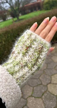 Nikita Crochets - Nikita Øbakke - Fingerless Gloves - Free