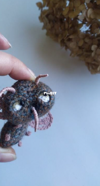 Knitted Funny Cuties - Malupasy Brooch - Adjika - Marina Filippova - Crocheted Brooch Fly