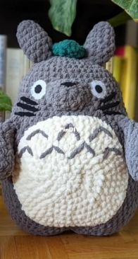 Loop.Tee.Loops - Totoro