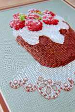 cupcake with raspberries