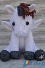 Rainebo Designs - Lorraine Pistorio - Little Unicorn