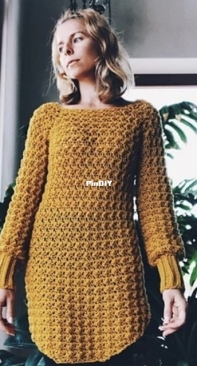 Capitana Uncino - Elina Vaananen - Minerva Tunic