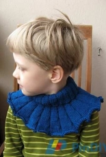 Joels Neckwarmer by Kristel Nyberg-Free